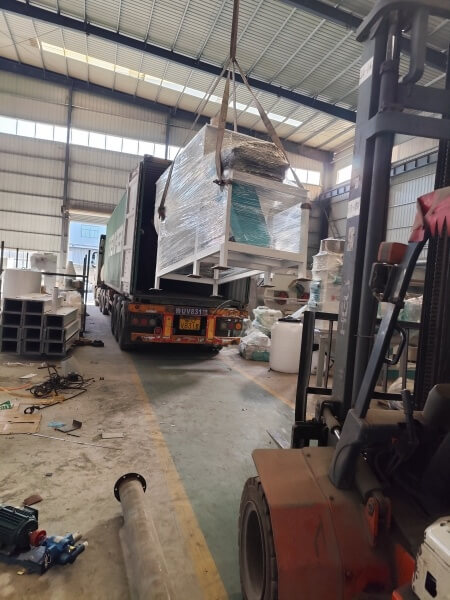 Máquina_de_molino_de_pellets_de_alimentación_de_4t_por_hora_para_una_clienta_de_Kenia 4